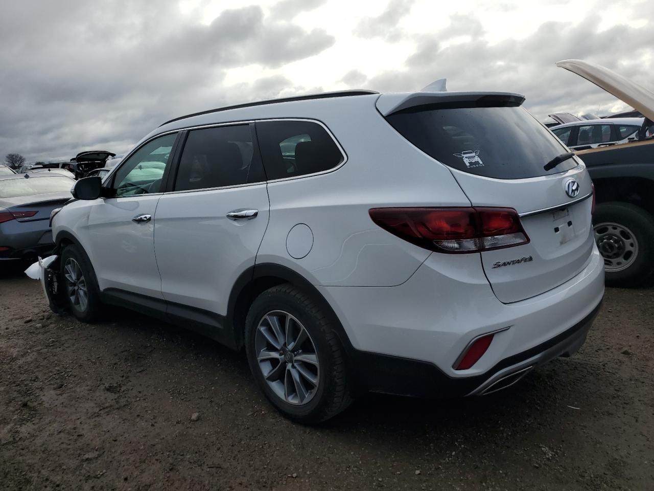 2018 Hyundai Santa Fe - Image 2
