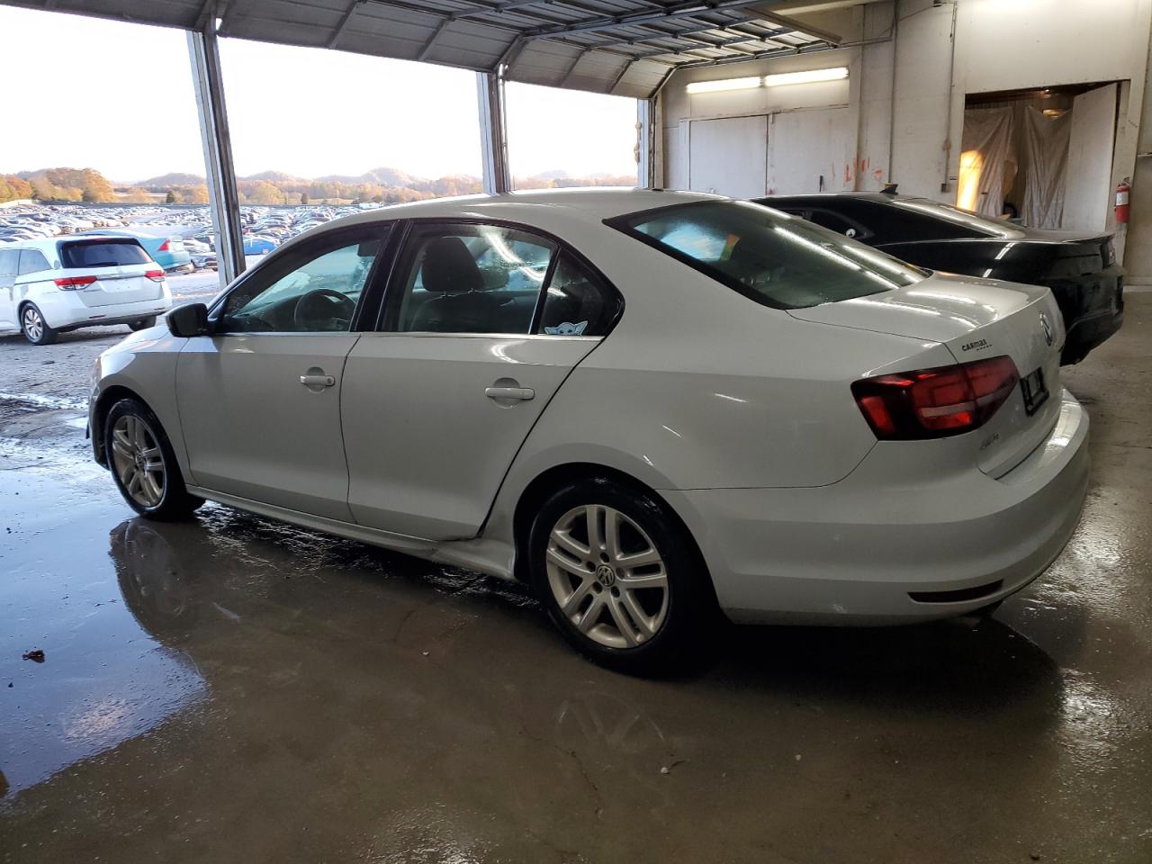 3VW2B7AJ1HM363545 2017 VOLKSWAGEN JETTA - Image 2