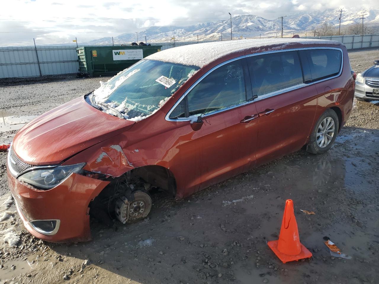 VIN 2C4RC1FG0JR175574 2018 CHRYSLER PACIFICA no.1