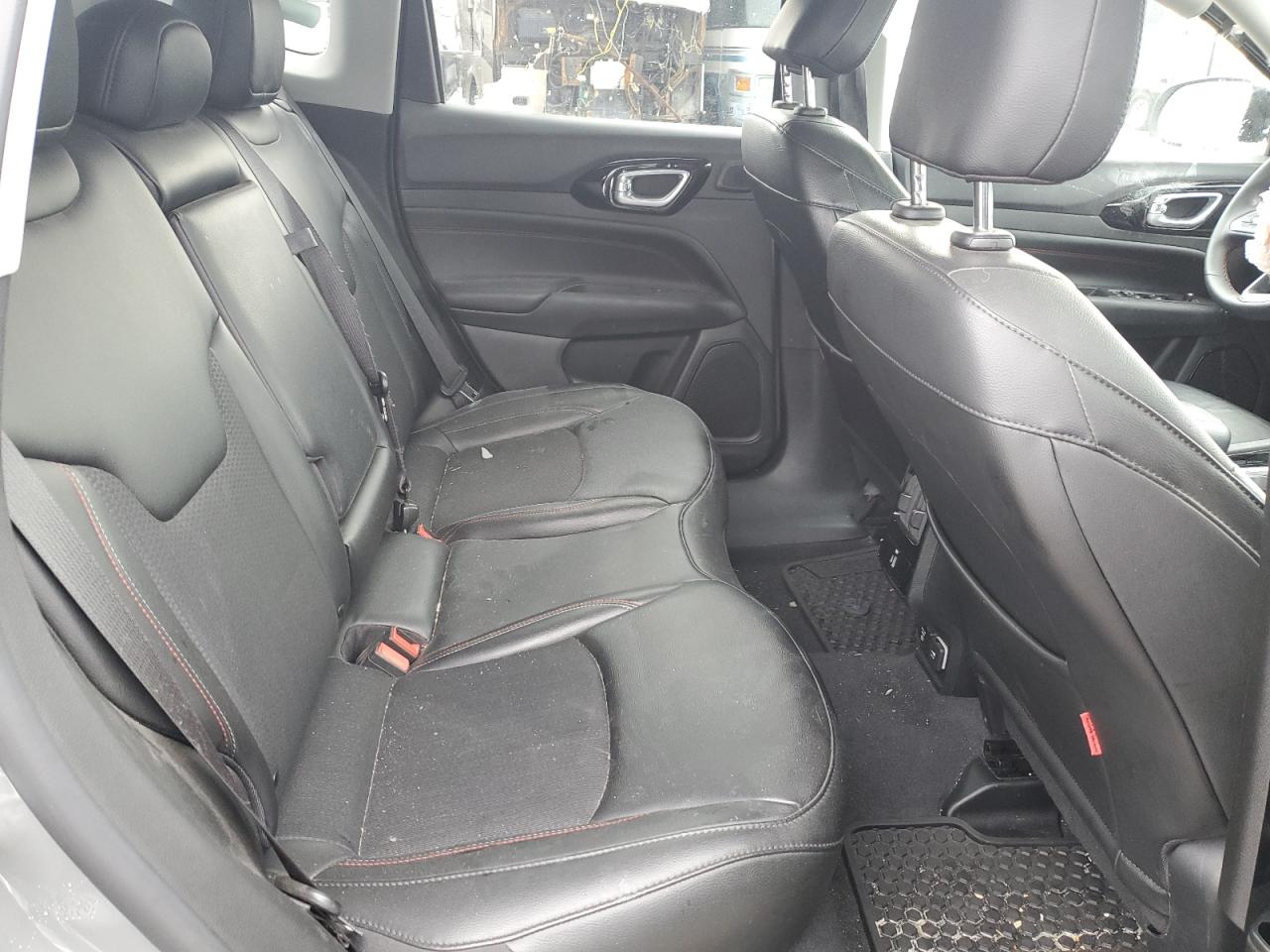 2022 Jeep Compass - Image 11