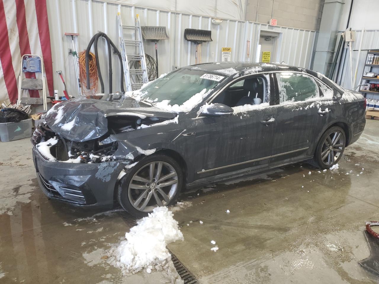 2017 Volkswagen Passat - Image 1