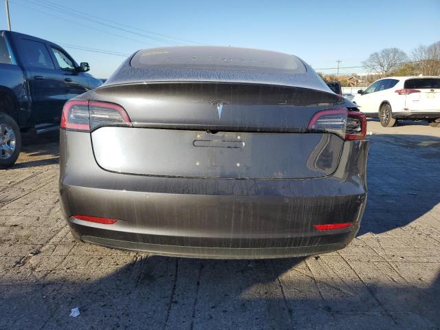  TESLA MODEL 3 2018 Серый