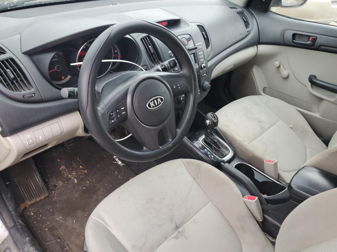 2013 Kia Forte - Image 8