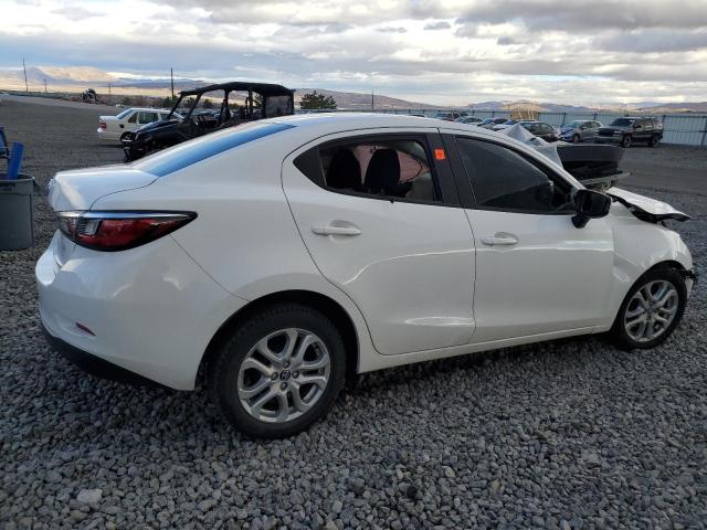  TOYOTA YARIS 2018 Biały