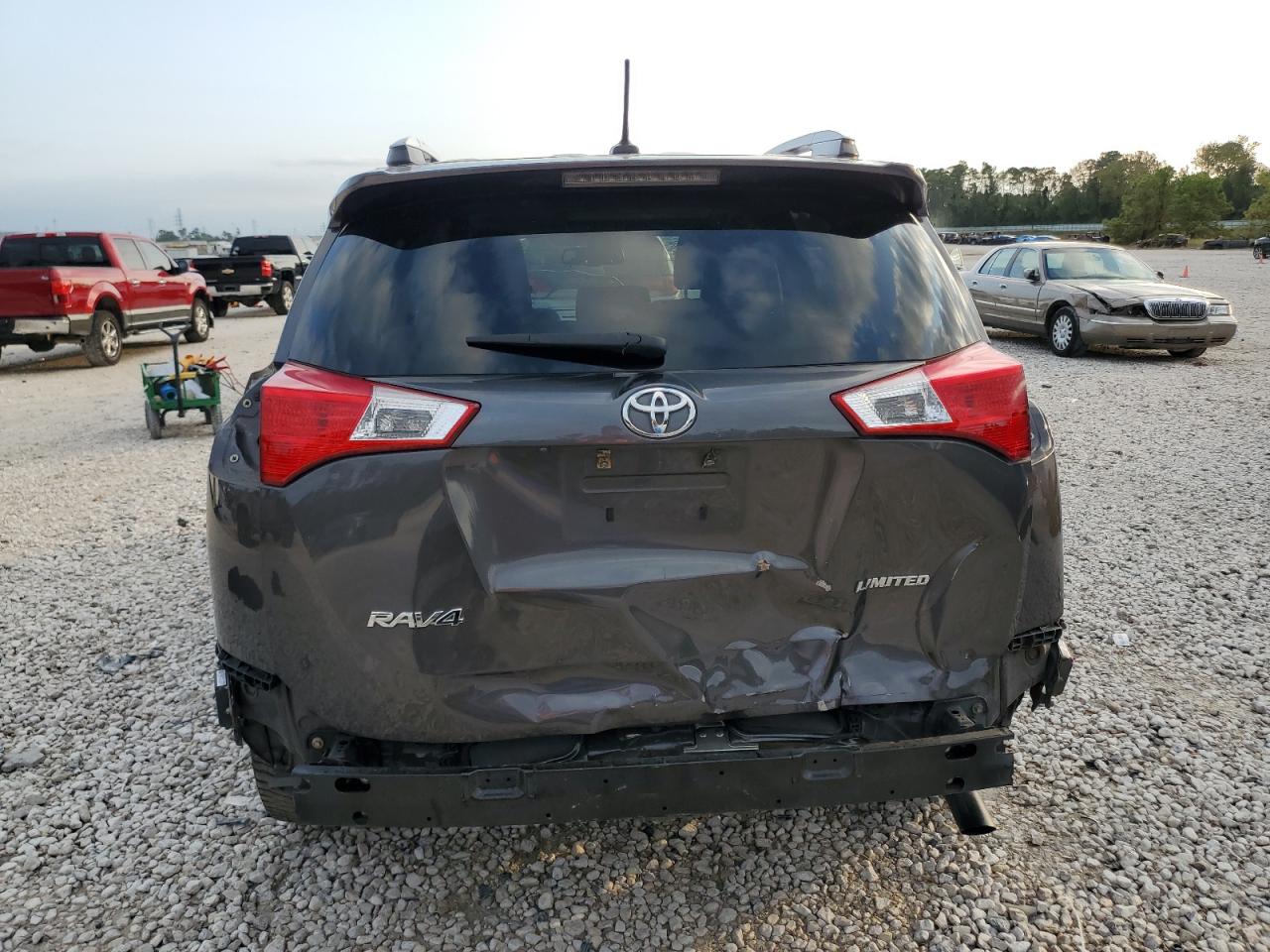 2015 Toyota RAV 4 - Image 6