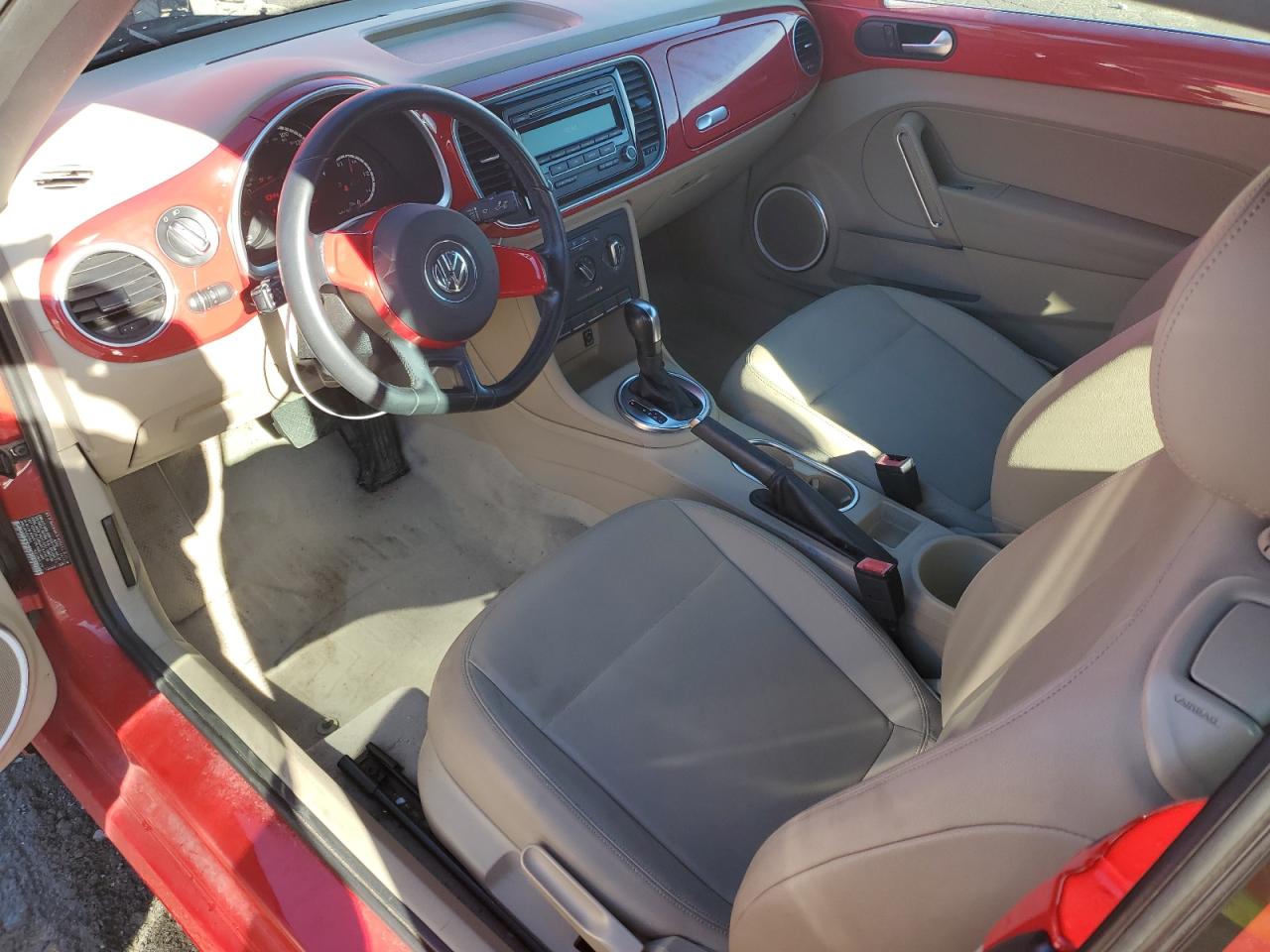 2013 Volkswagen Beetle - Image 8