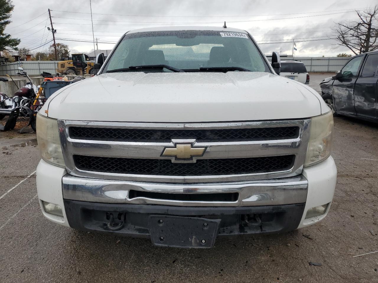 2011 Chevrolet Silverado - Image 5