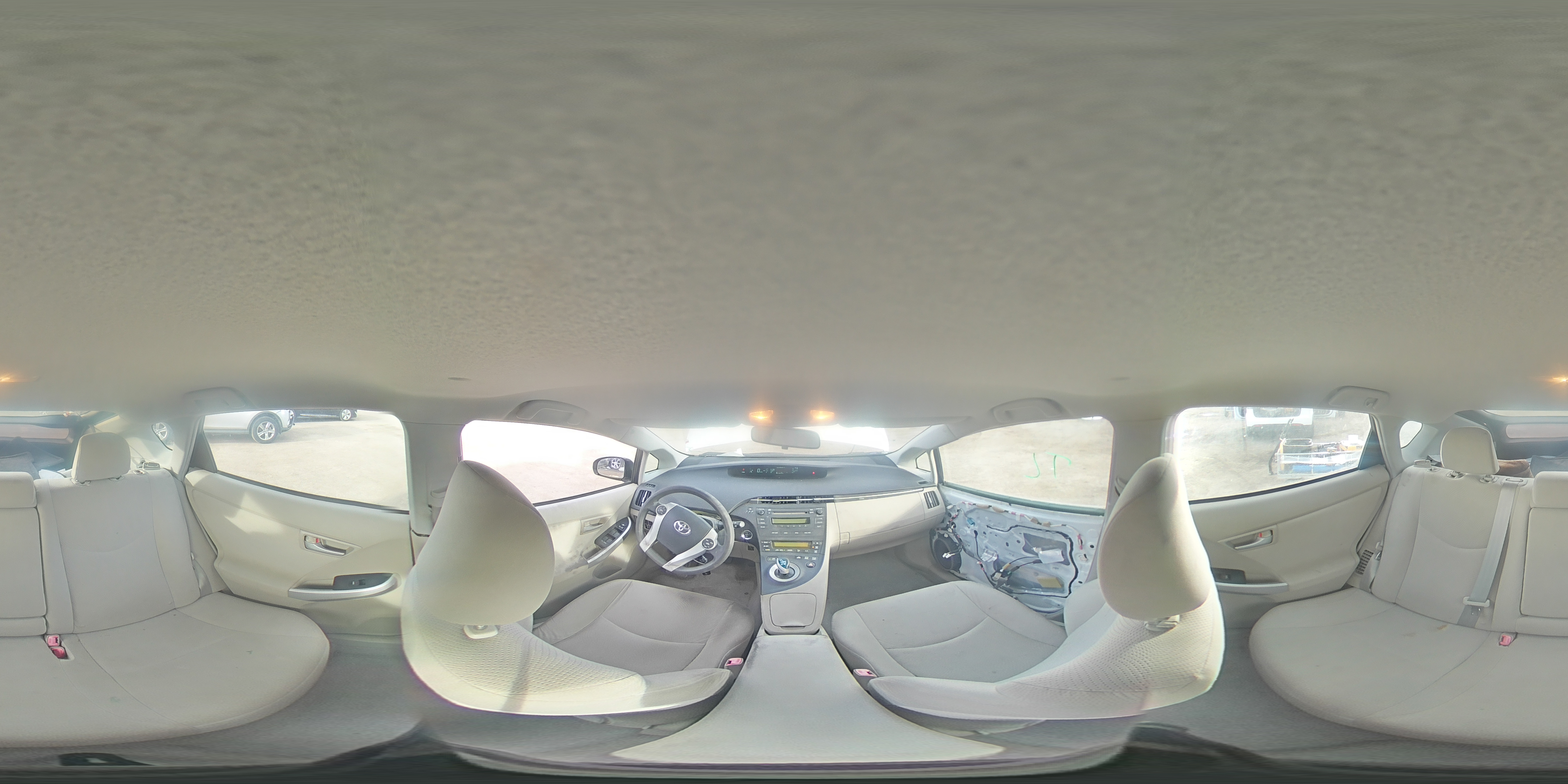 2011 Toyota Prius - Image 12