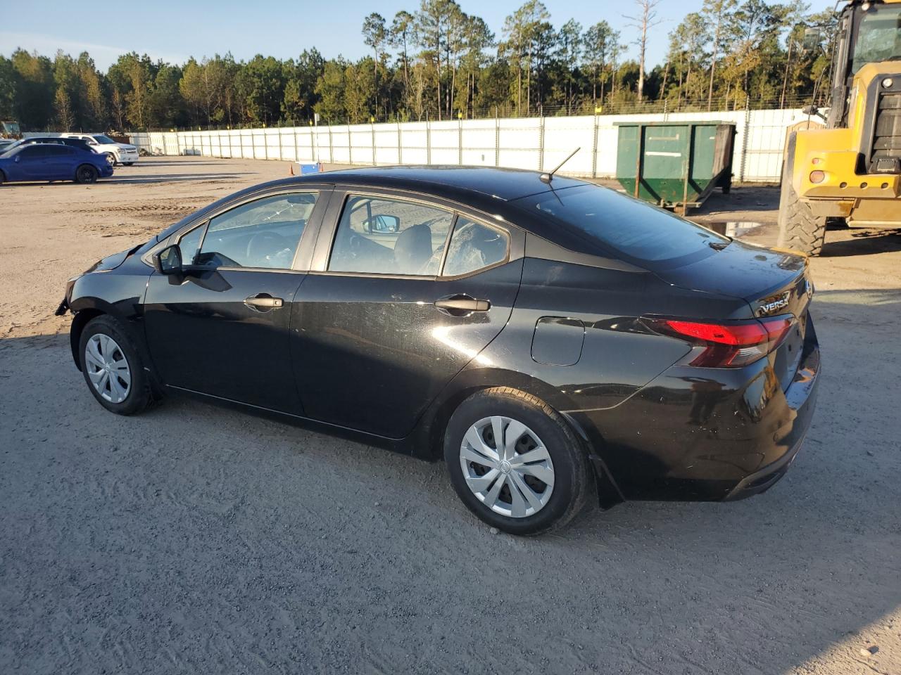 2020 Nissan Versa - Image 2