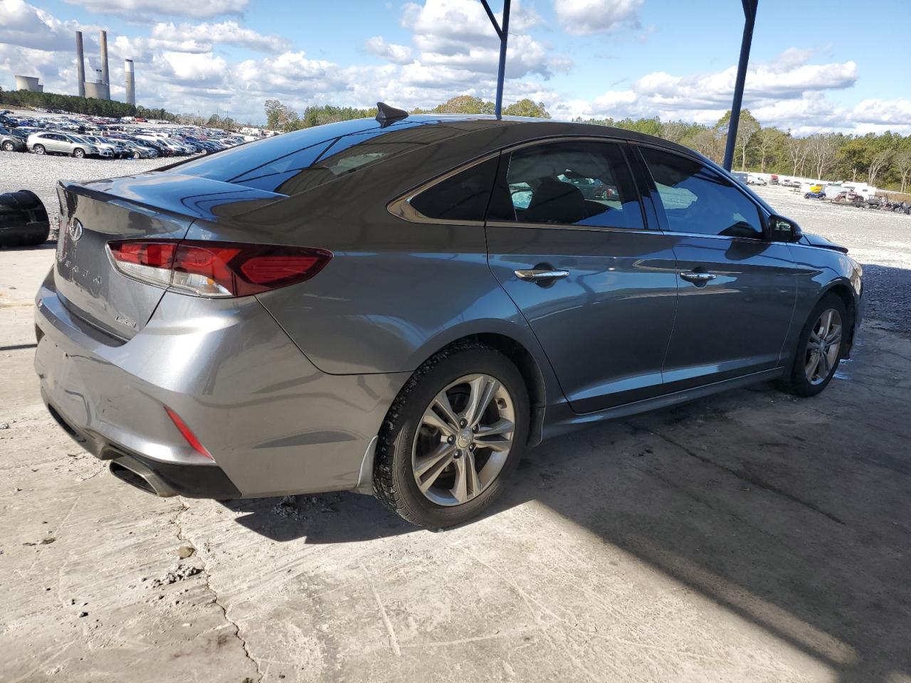 2018 Hyundai Sonata - Image 3