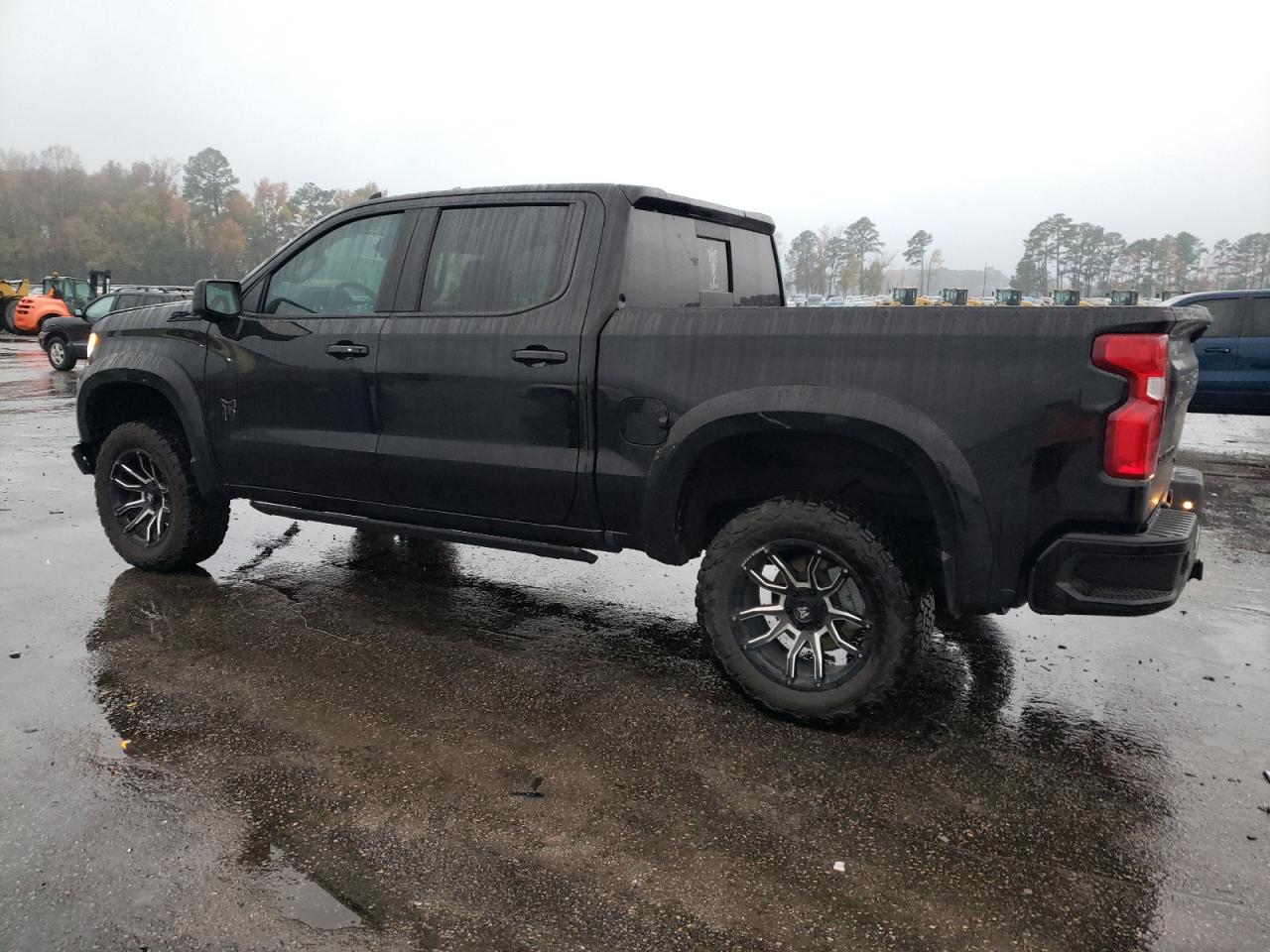 2023 Chevrolet Silverado - Image 2