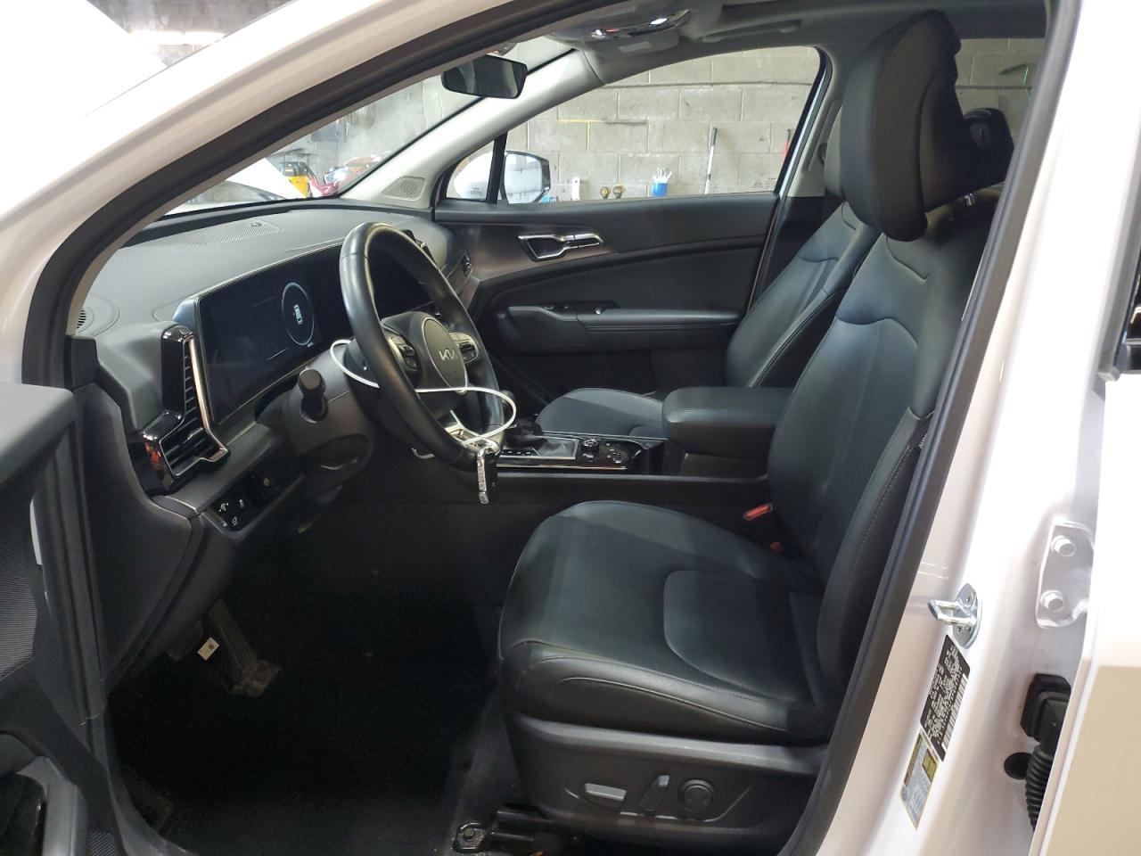 2023 Kia Sportage - Image 7