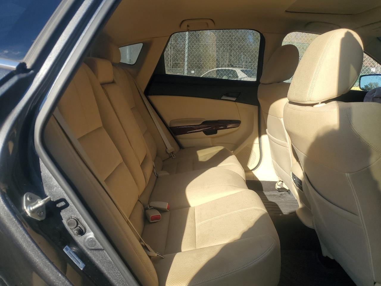 2012 Honda Crosstour - Image 10