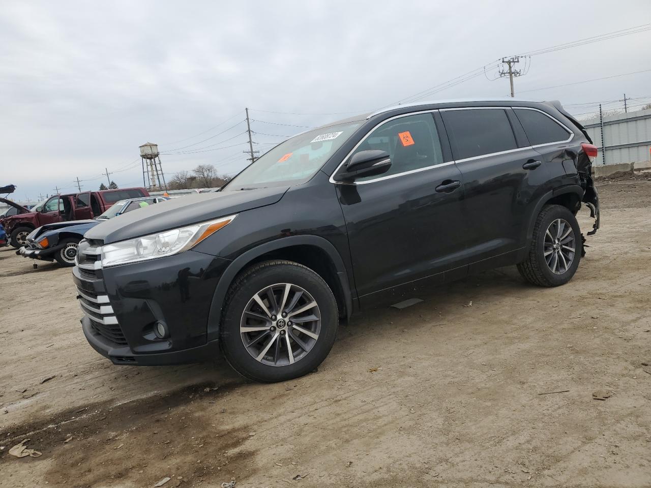 2017 Toyota Highlander - Image 1