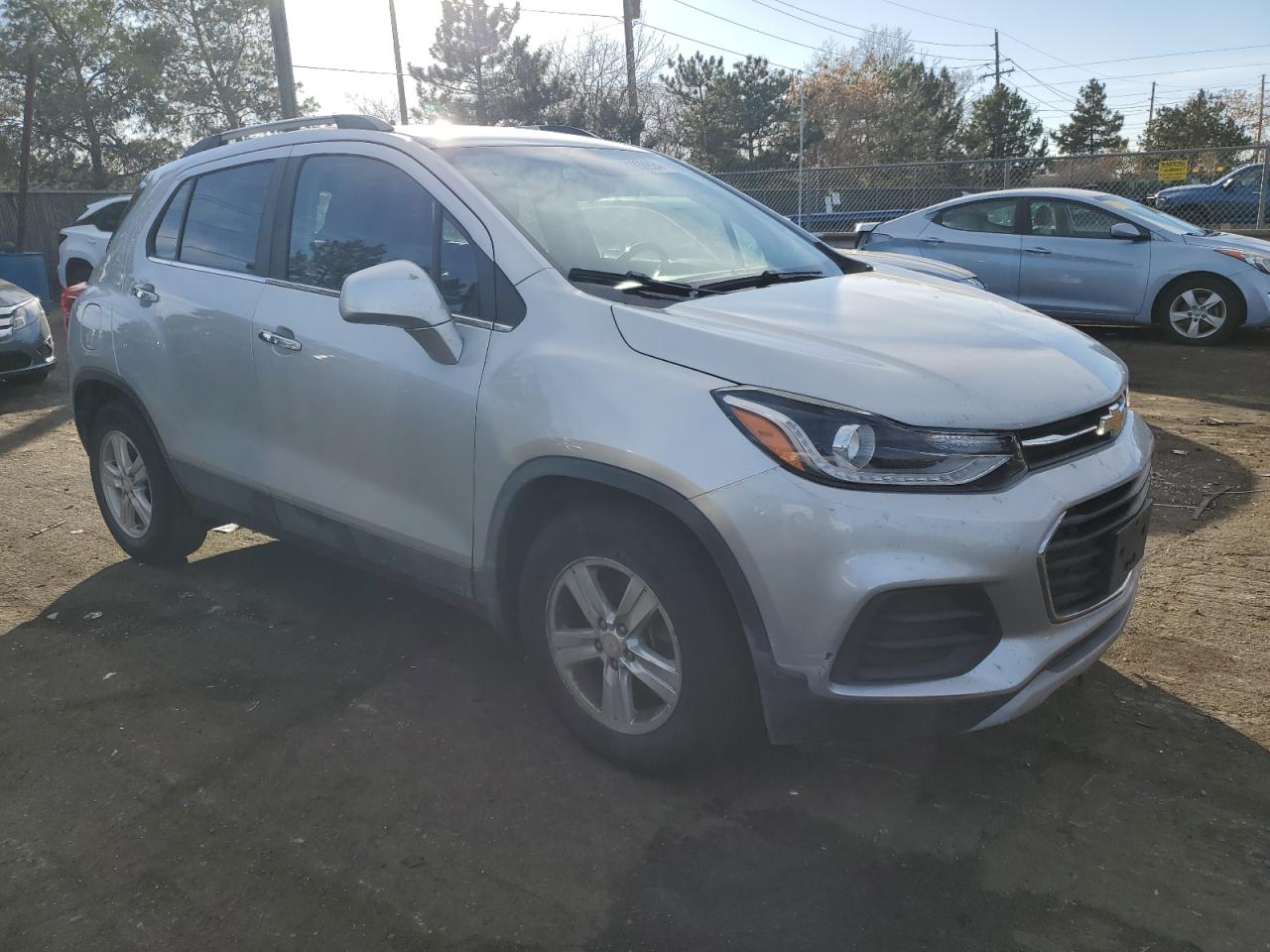 VIN 3GNCJLSB3HL211323 2017 CHEVROLET TRAX no.4