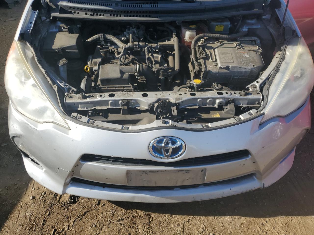 2013 Toyota Prius - Image 11