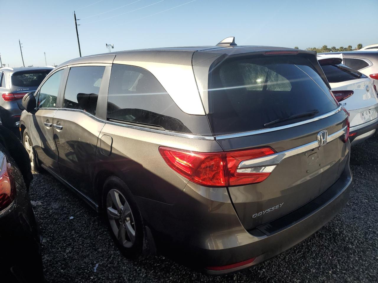 2018 Honda Odyssey - Image 2