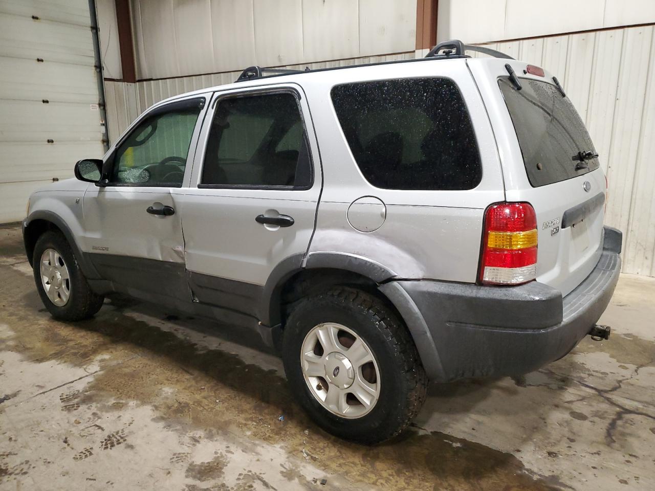 2002 Ford Escape - Image 2