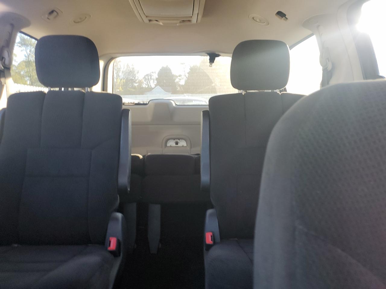 2012 Dodge Caravan - Image 10
