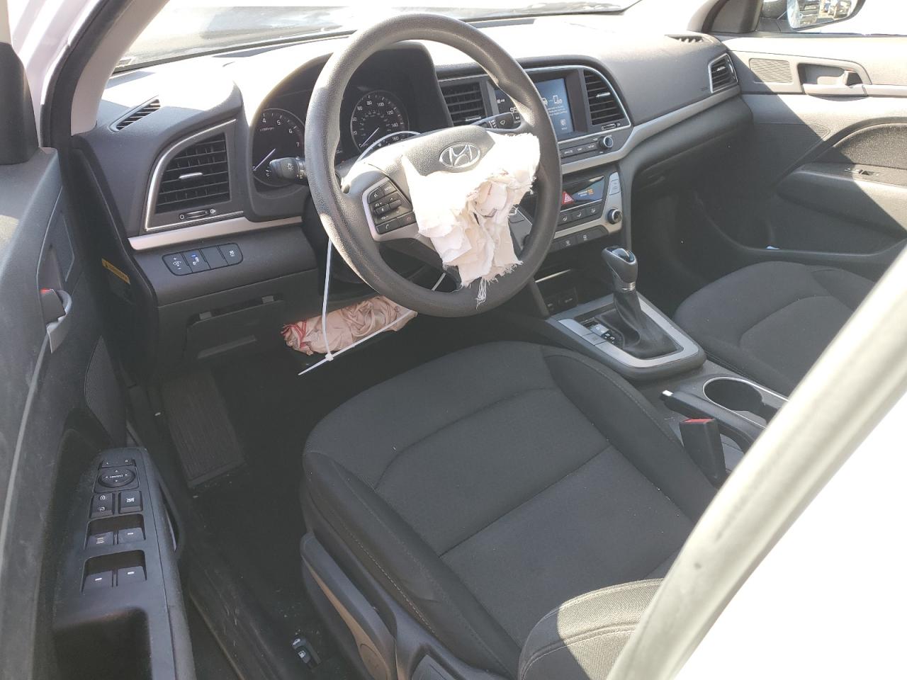2018 Hyundai Elantra - Image 8