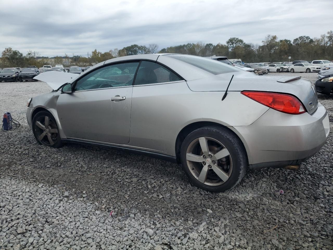 2007 Pontiac G6 - Image 2