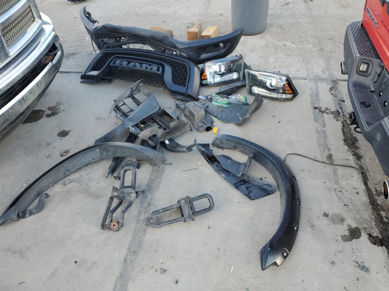 2016 RAM 1500 - Image 12