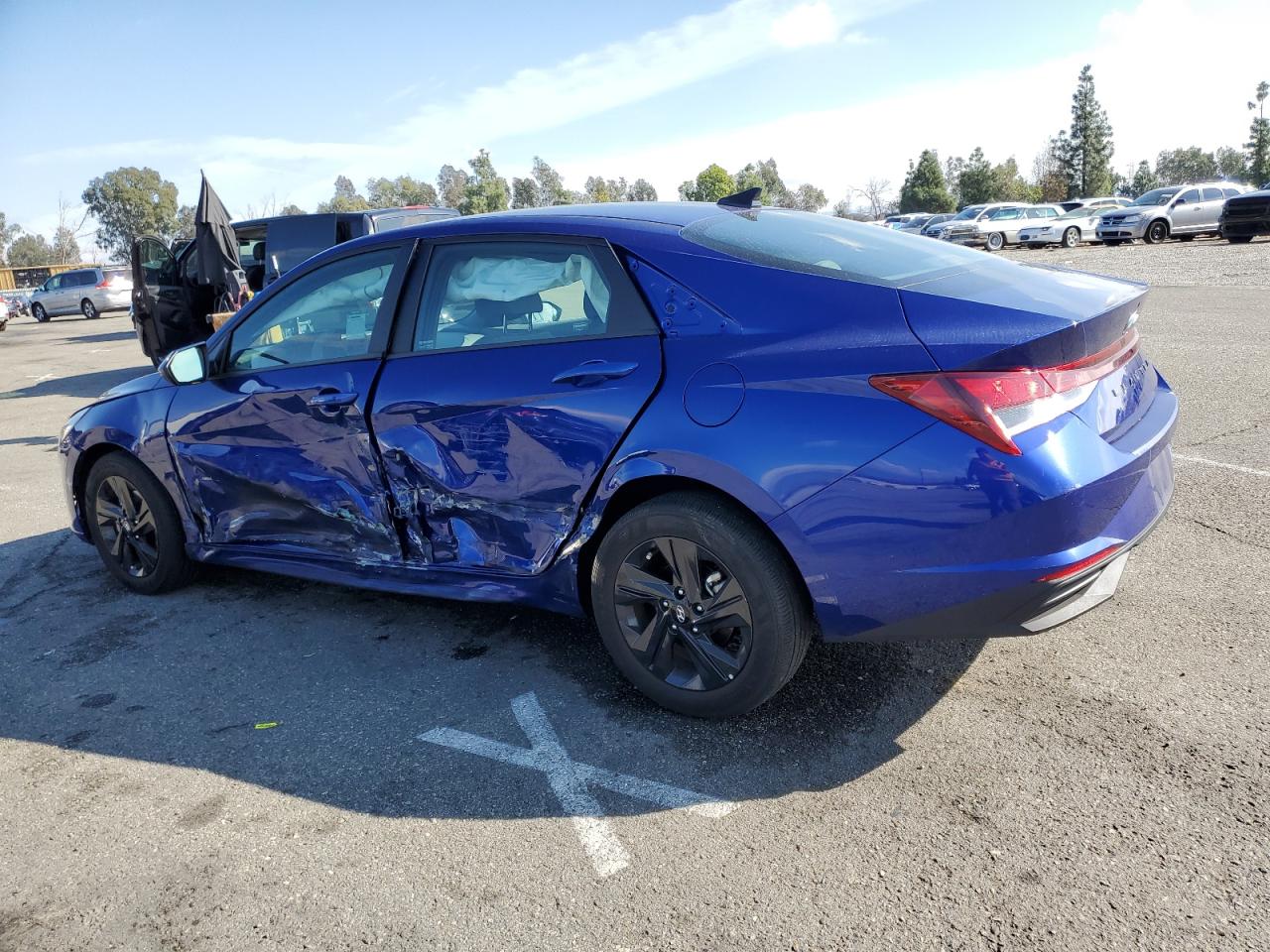 2022 Hyundai Elantra - Image 2