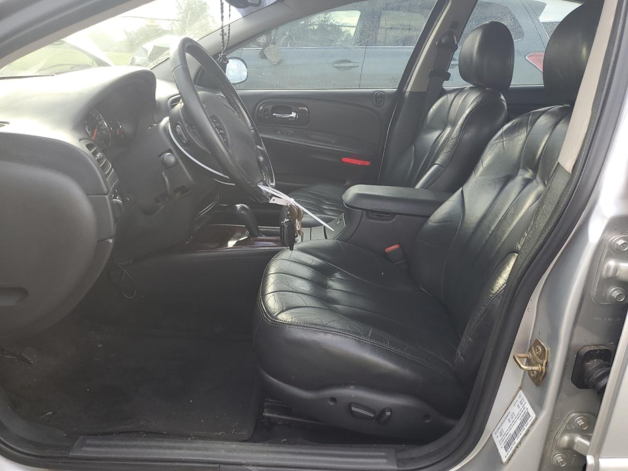 2002 Chrysler Concorde - Image 7