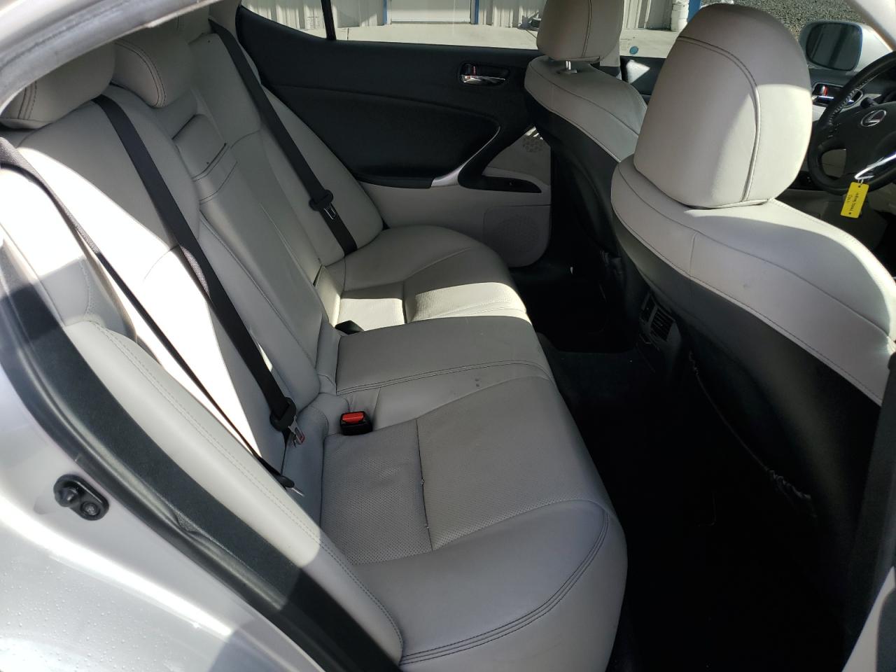 2010 Lexus IS - Image 10