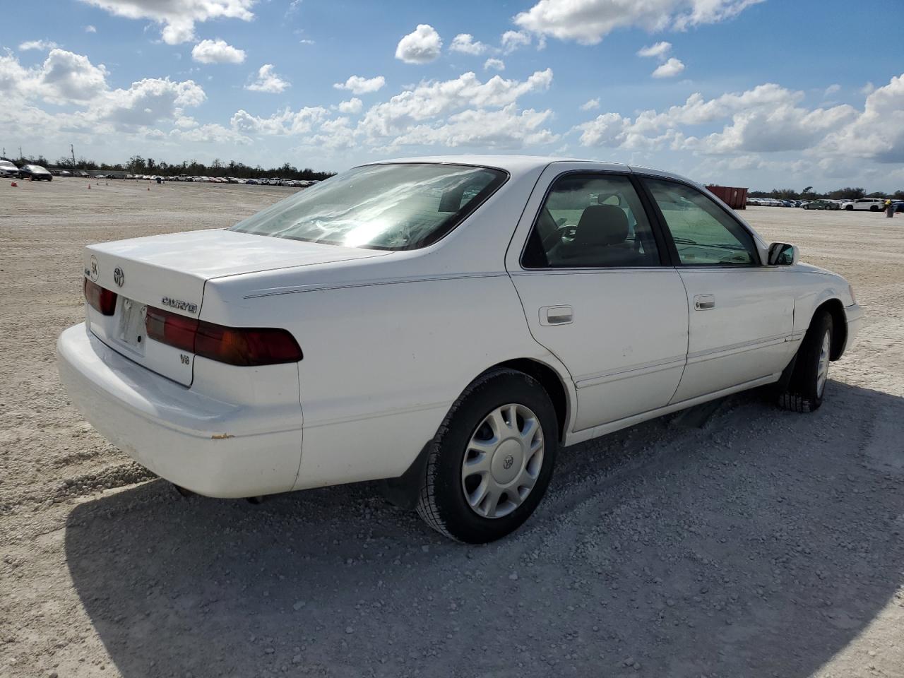 1998 Toyota Camry - Image 3