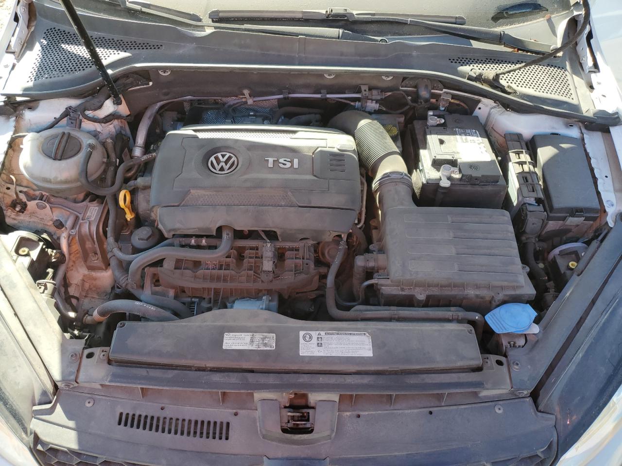 2017 Volkswagen GTI - Image 11