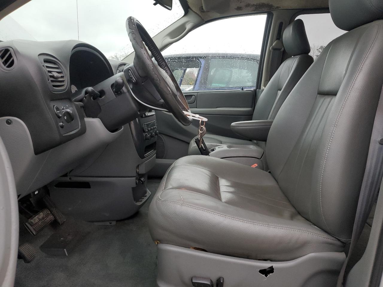 2005 Dodge Caravan - Image 7