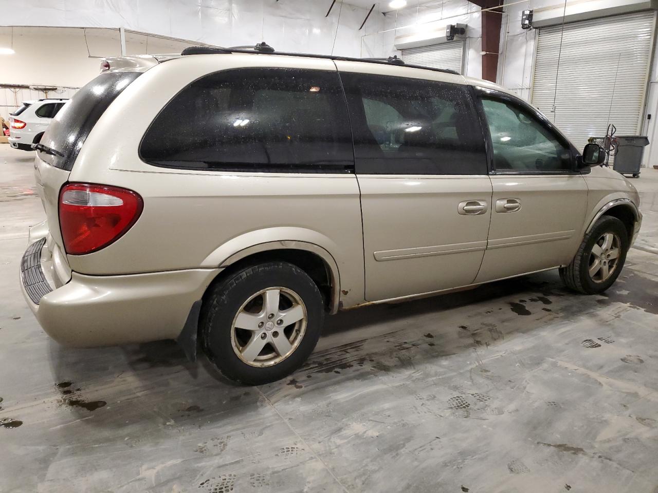 2005 Dodge Caravan - Image 3