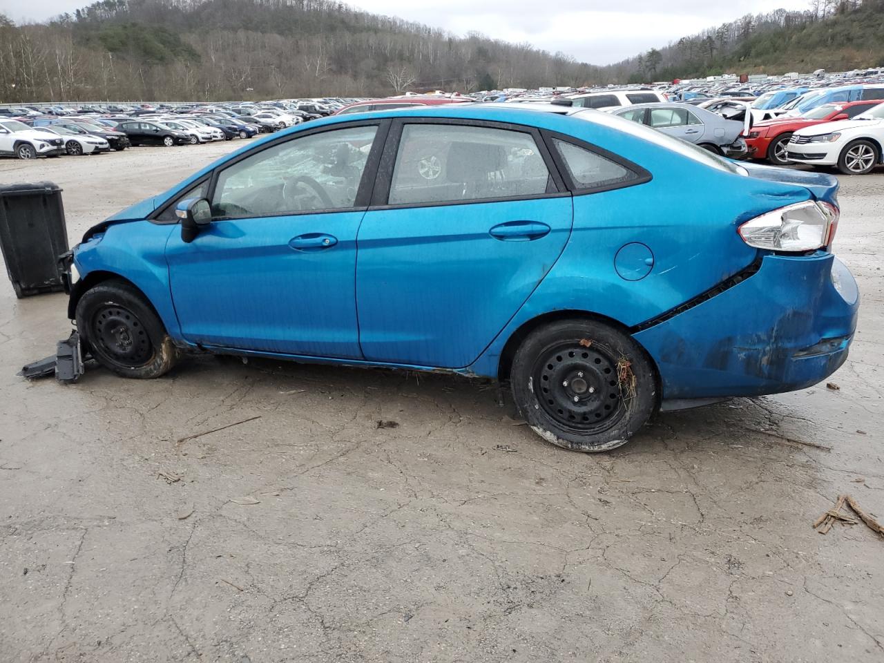 2016 Ford Fiesta - Image 2