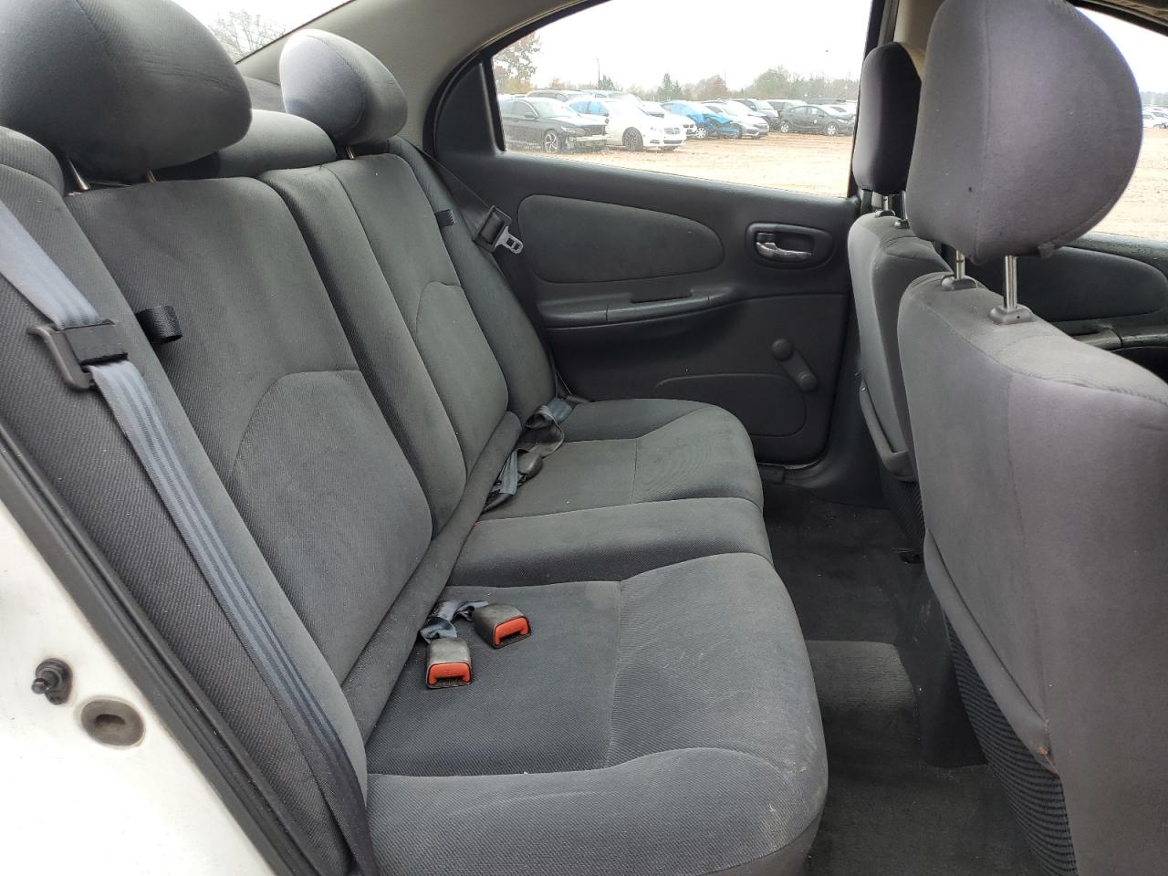 2000 Dodge Neon - Image 10
