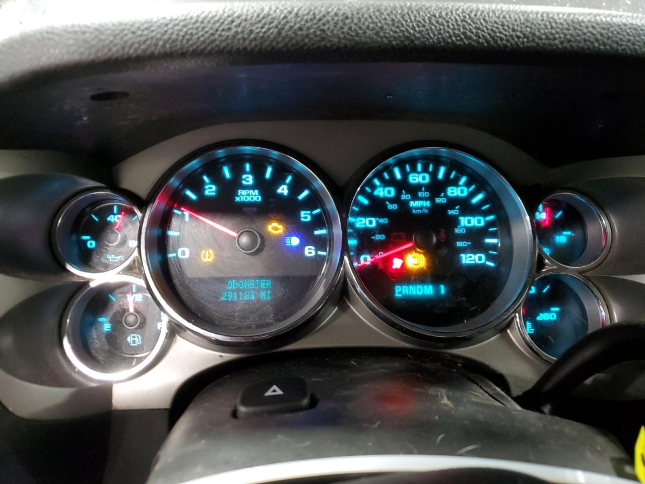 2011 Chevrolet Silverado - Image 9