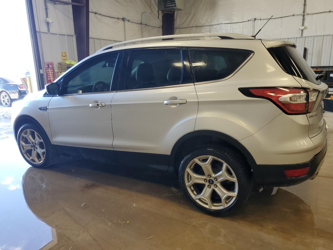 VIN 1FMCU0J97HUE94047 2017 FORD ESCAPE no.2