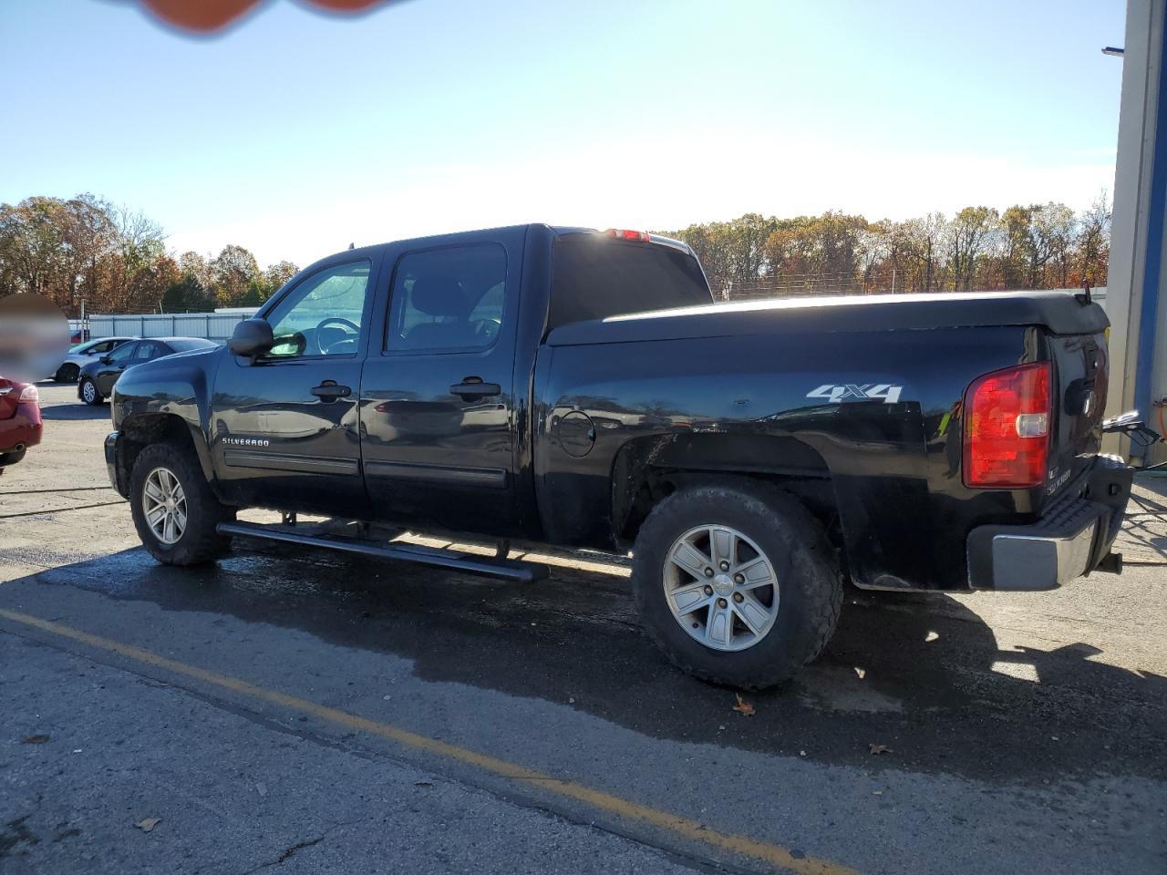 2011 Chevrolet Silverado - Image 2