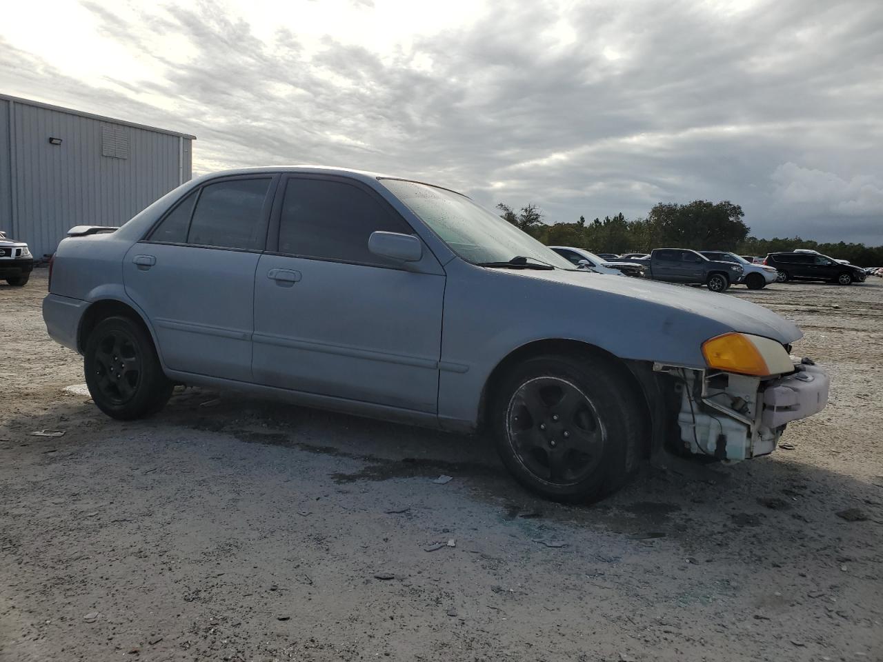 2000 Mazda Protege - Image 4