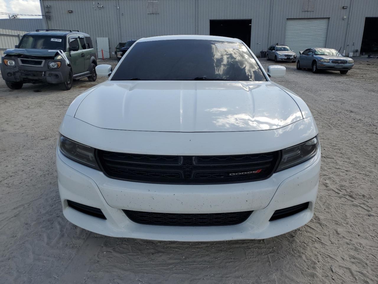 VIN 2C3CDXBG2KH678272 2019 DODGE CHARGER no.5