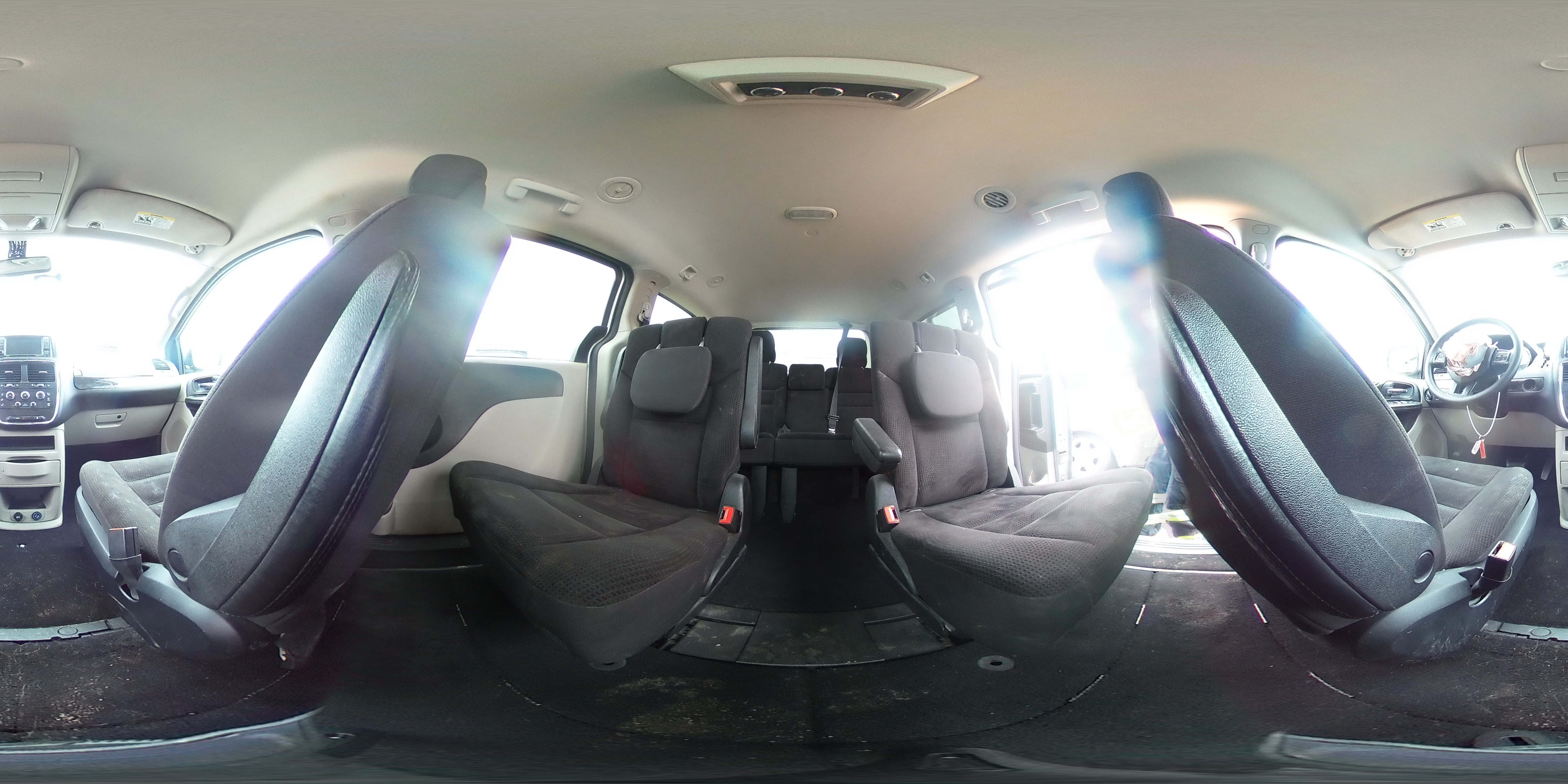 2019 Dodge Caravan - Image 15