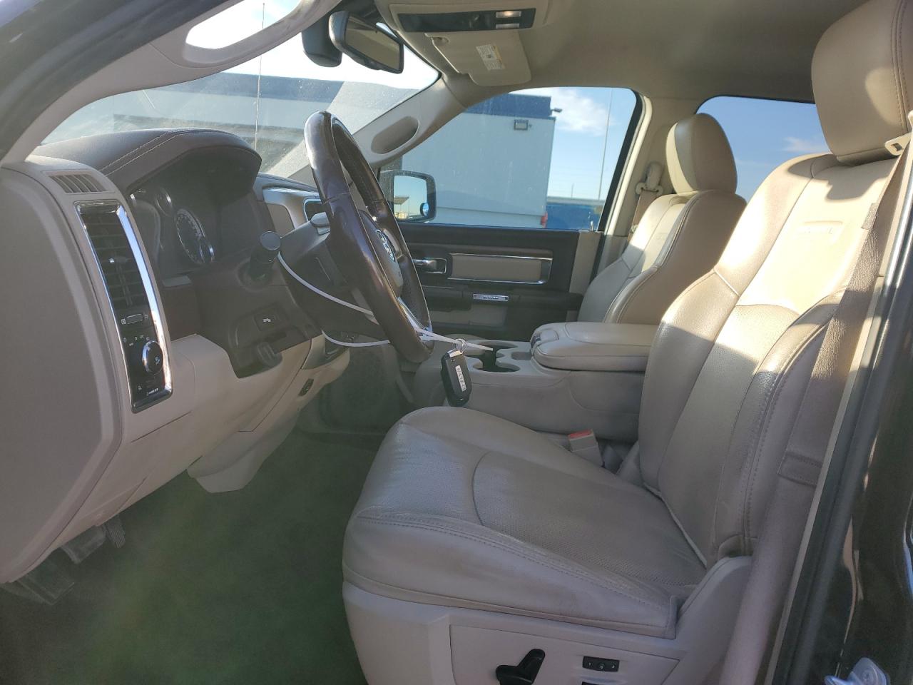 2015 RAM 1500 - Image 7
