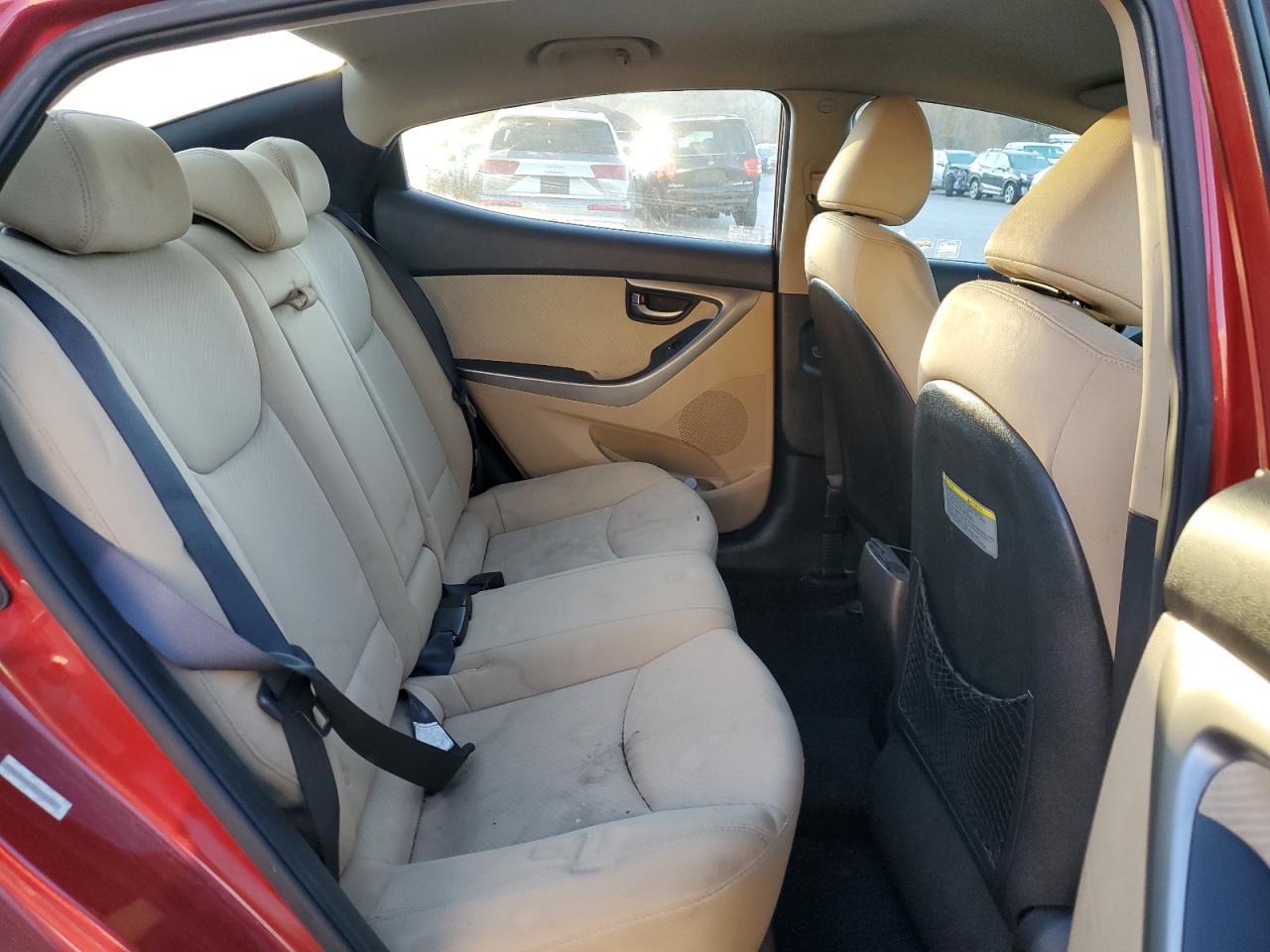 2013 Hyundai Elantra - Image 10