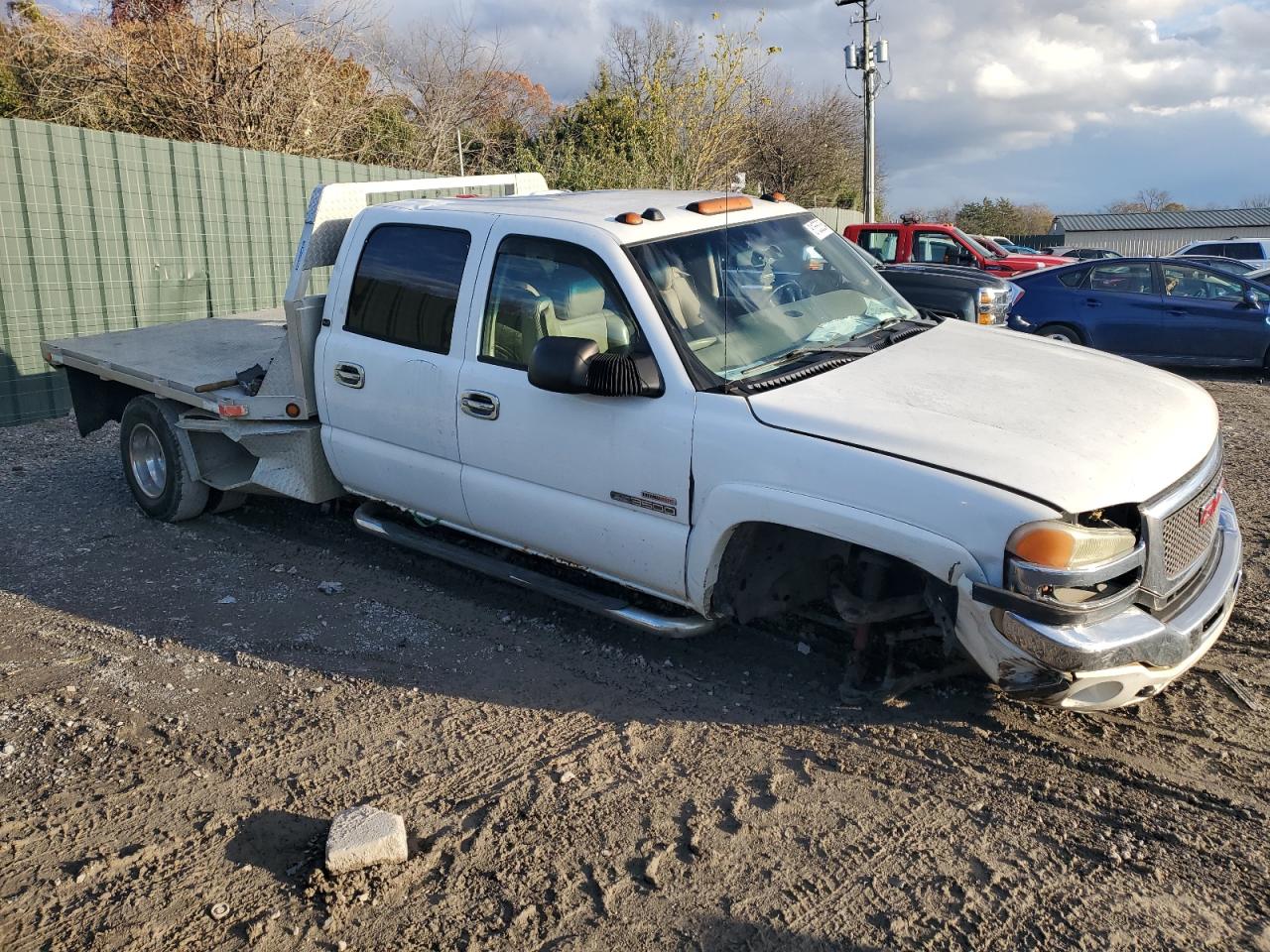 2005 GMC Sierra - Image 4