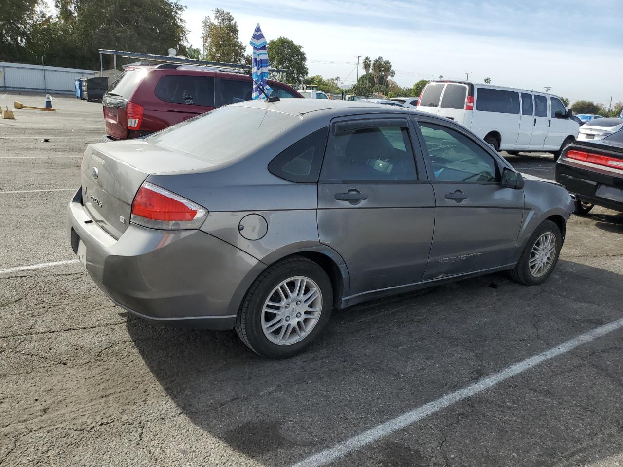 2010 Ford Focus - Image 3