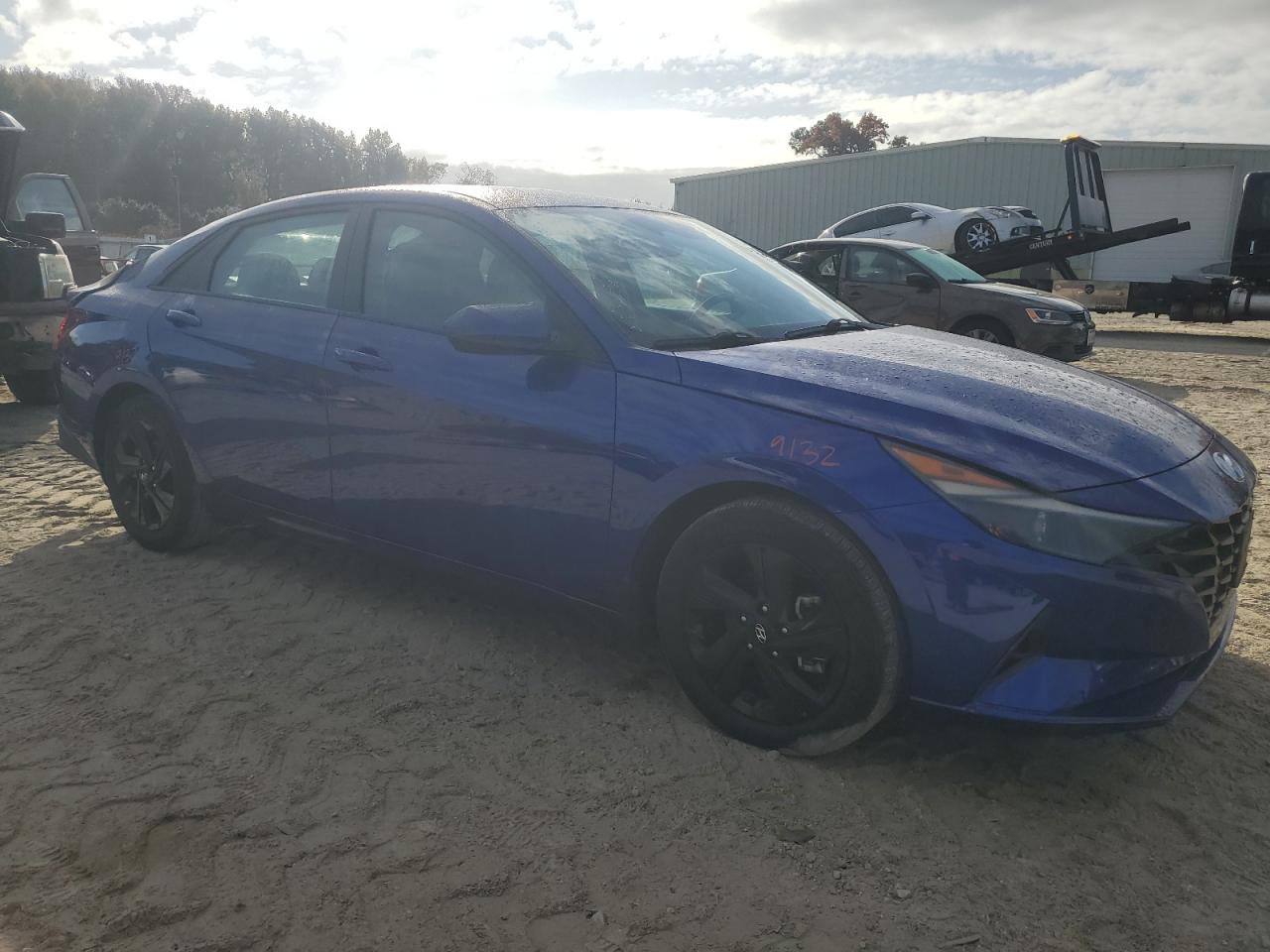 2023 Hyundai Elantra - Image 4