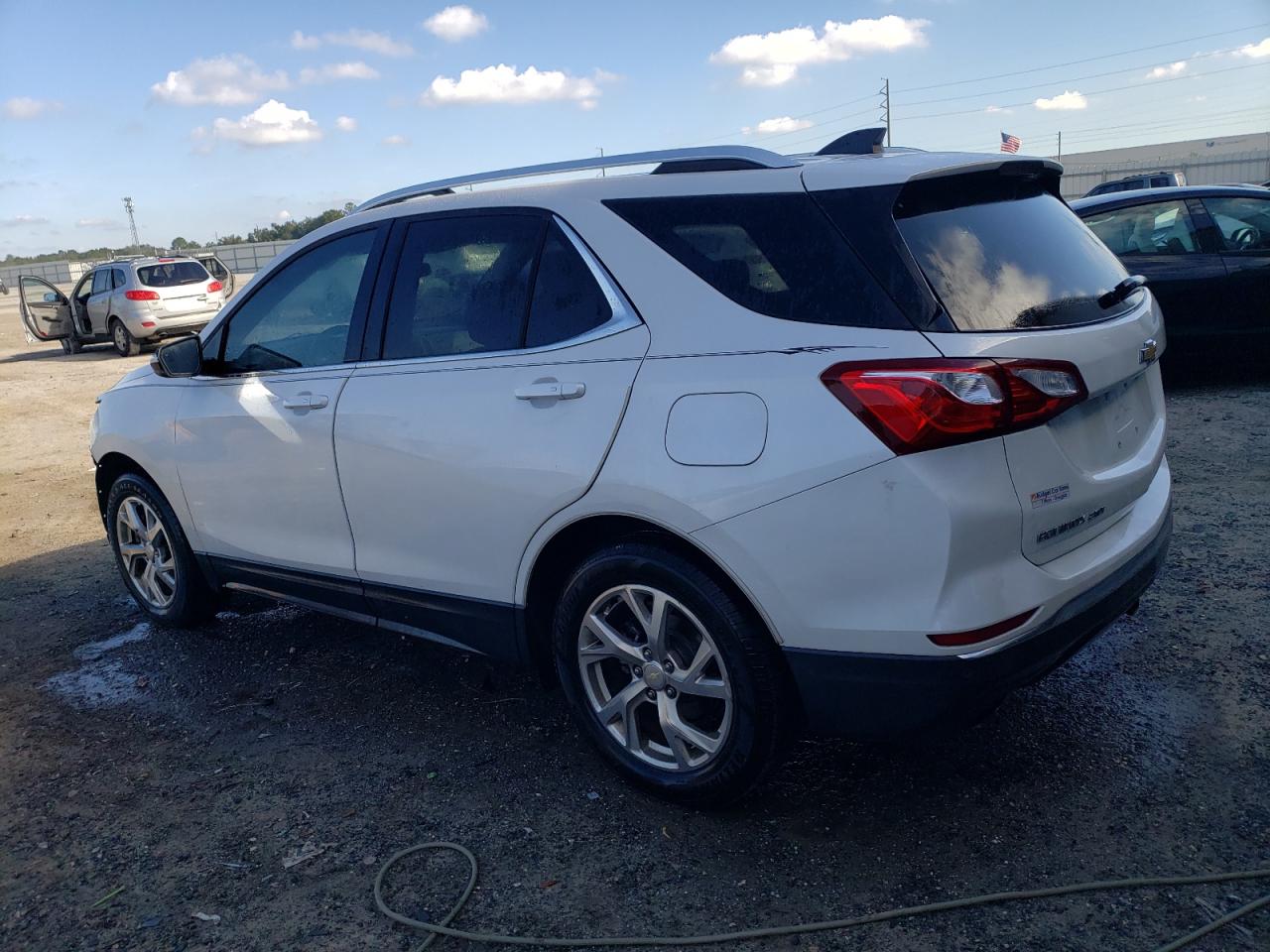 2018 Chevrolet Equinox - Image 2