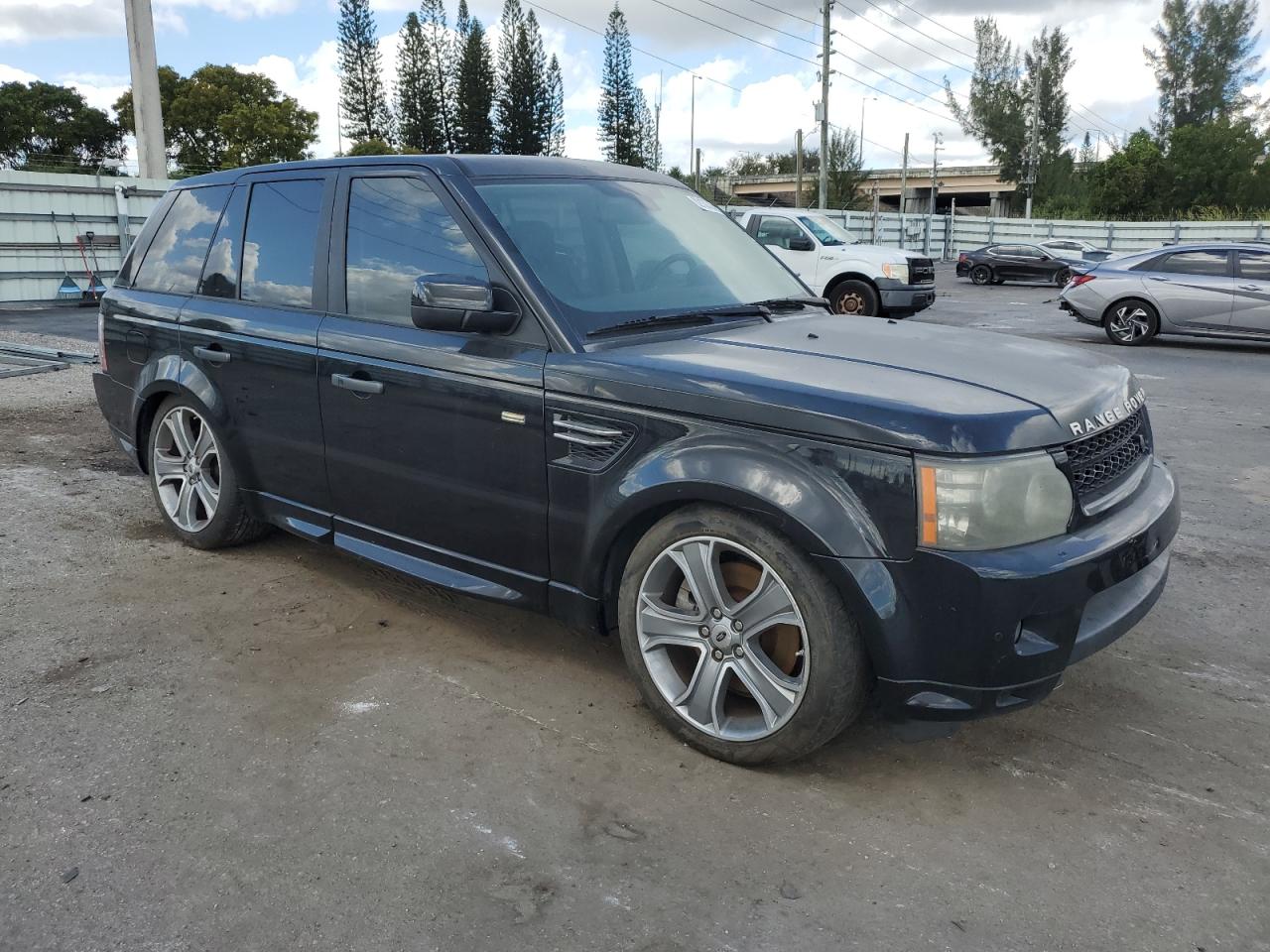 2013 Land Rover Range Rover - Image 4