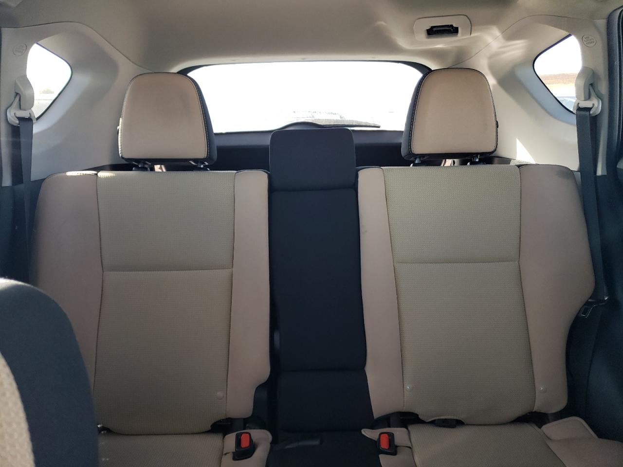 2018 Toyota RAV 4 - Image 10