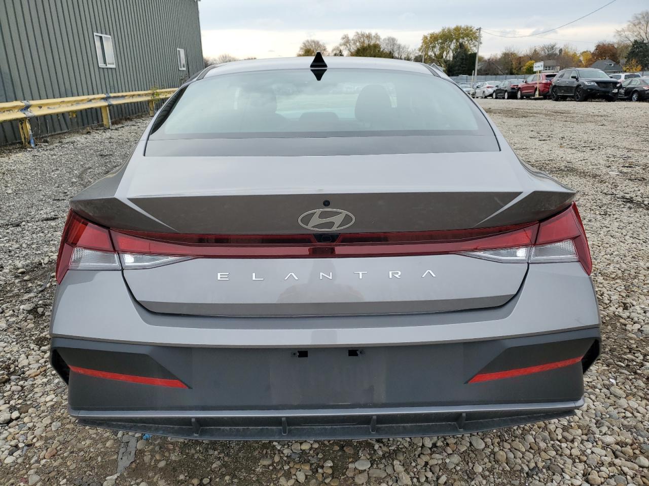 2024 Hyundai Elantra - Image 6